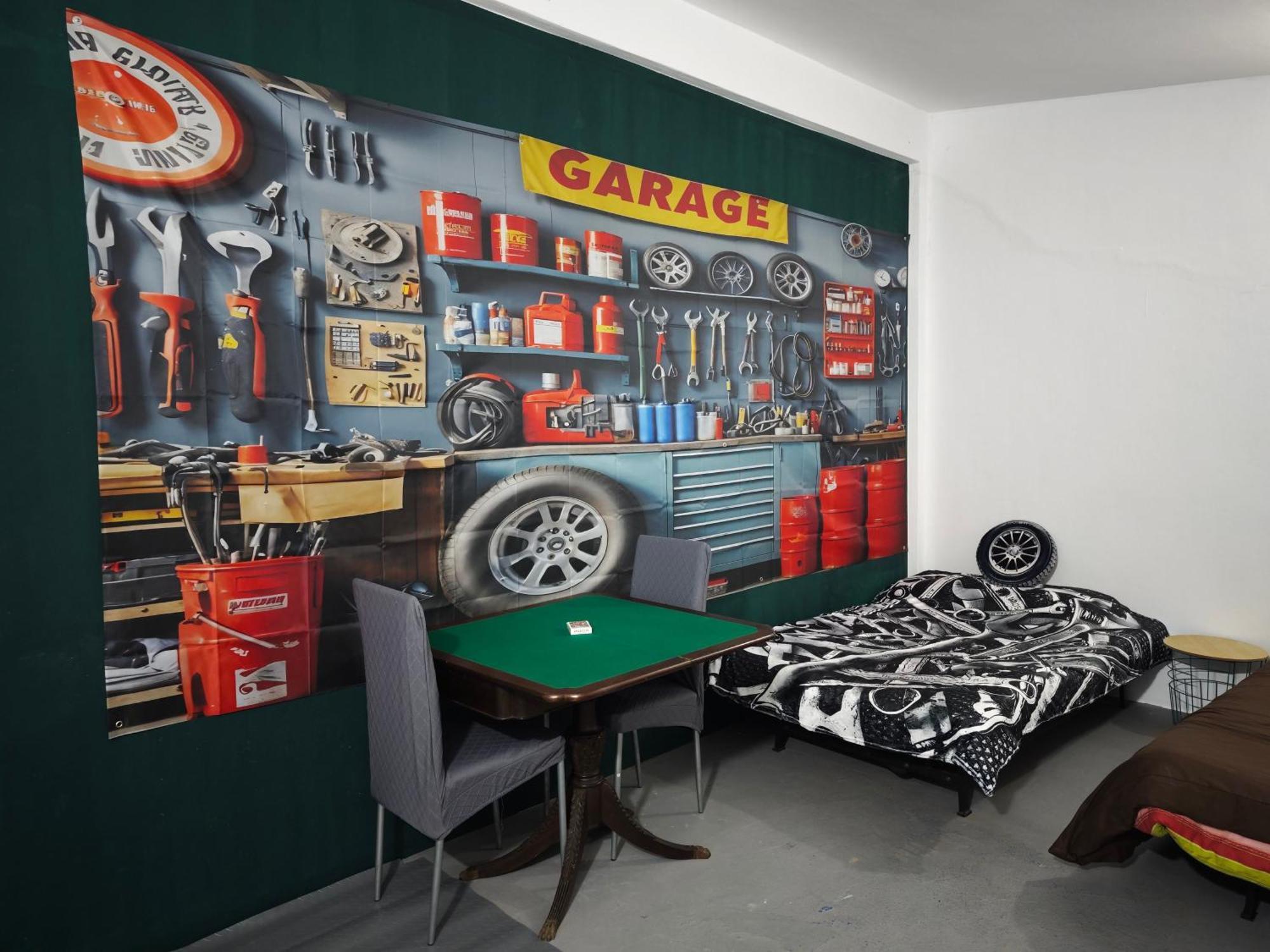 Garage4Me Pool Opcional Hotel Езмориз Екстериор снимка